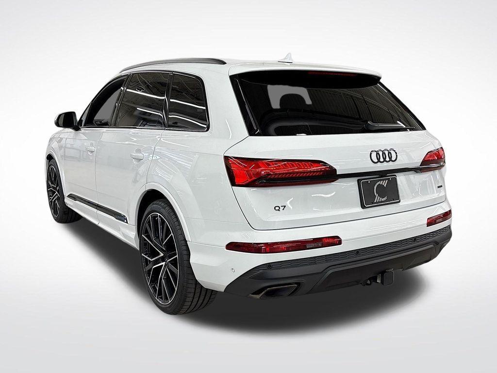 new 2025 Audi Q7 car, priced at $75,395
