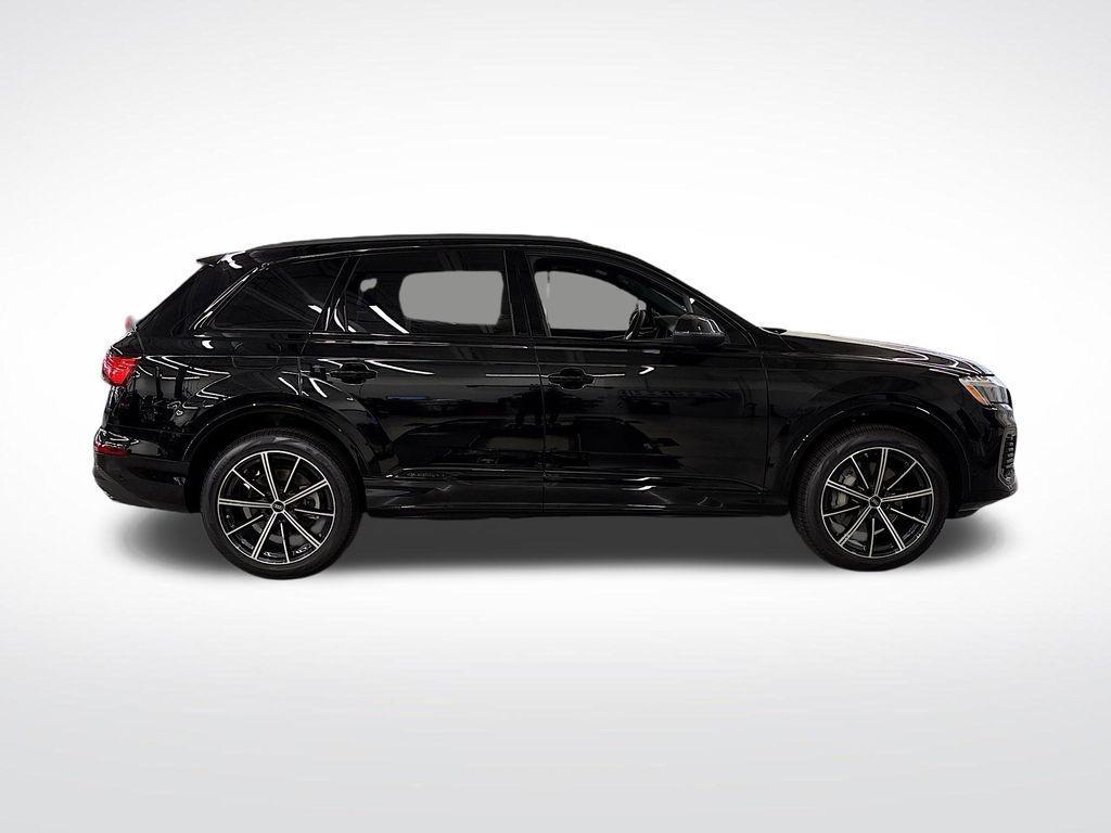 new 2025 Audi Q7 car, priced at $68,200