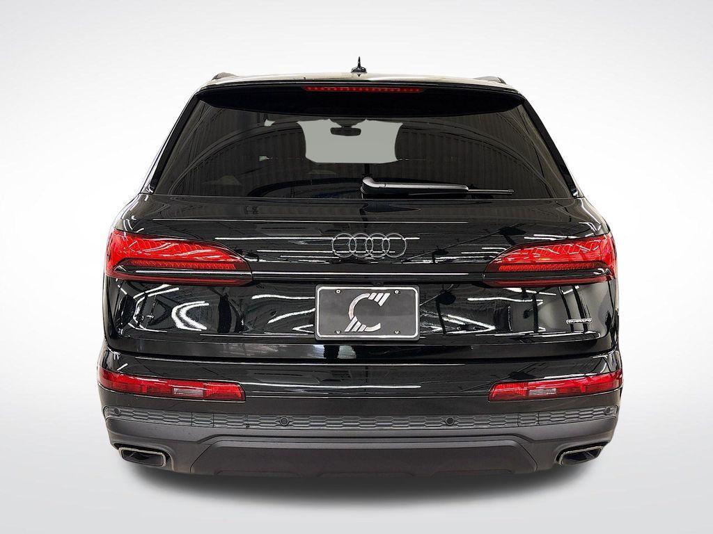 new 2025 Audi Q7 car, priced at $68,200