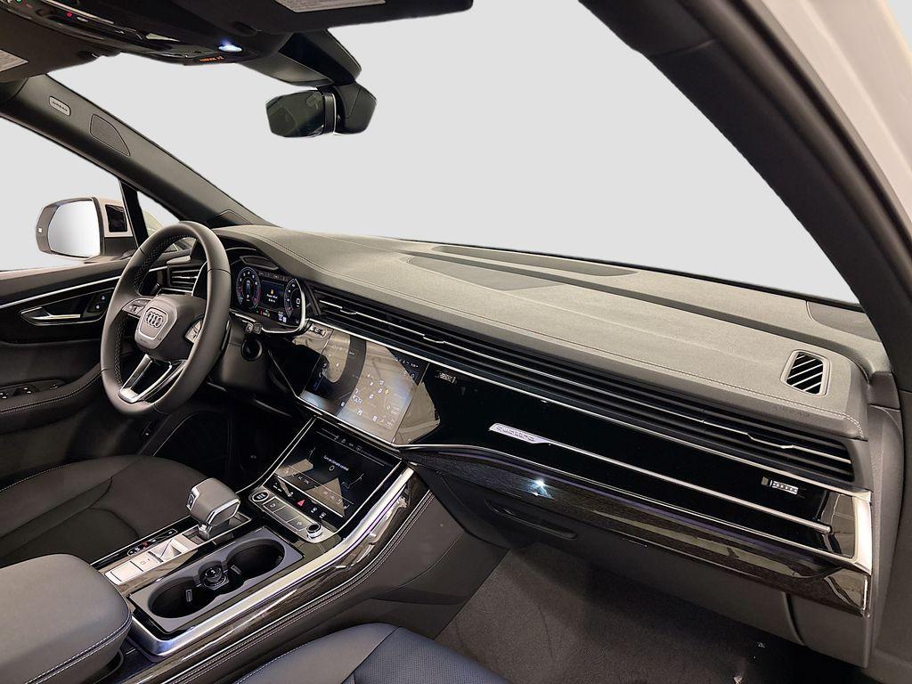 new 2025 Audi Q7 car, priced at $71,045