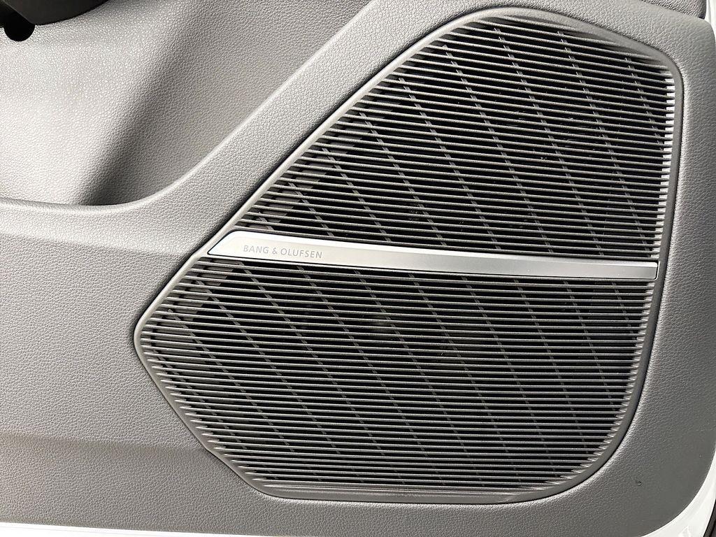 new 2025 Audi Q7 car, priced at $71,045