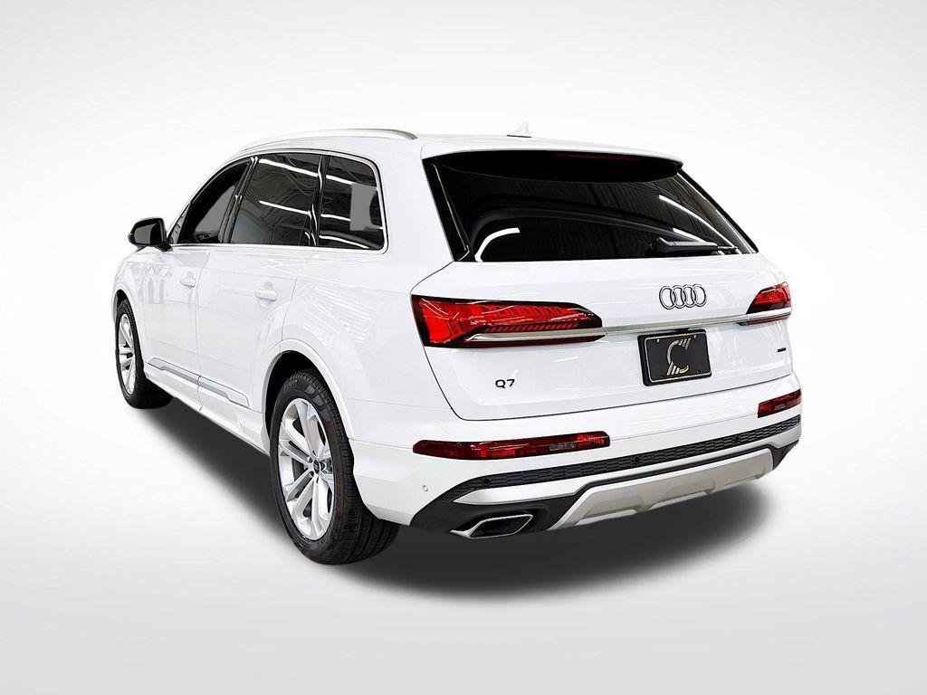 new 2025 Audi Q7 car, priced at $71,045