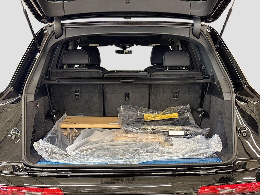 new 2025 Audi Q7 car, priced at $71,790