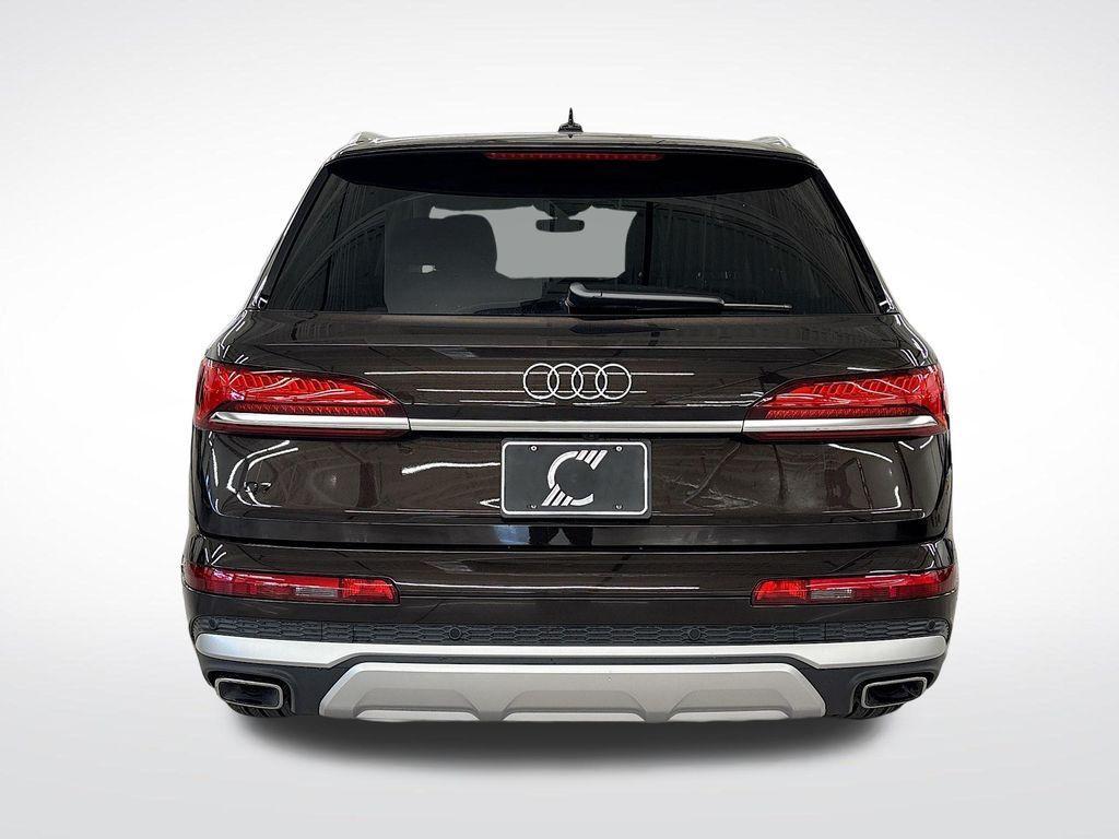 new 2025 Audi Q7 car, priced at $66,920