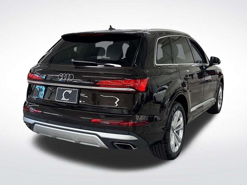new 2025 Audi Q7 car, priced at $66,920