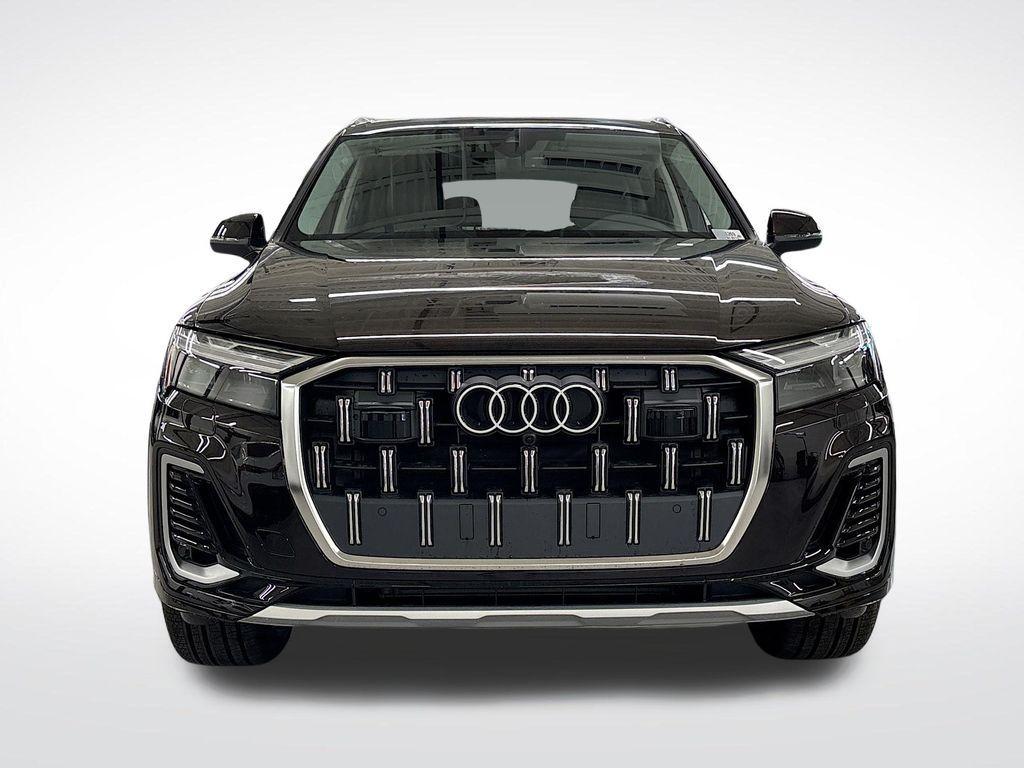 new 2025 Audi Q7 car, priced at $66,920