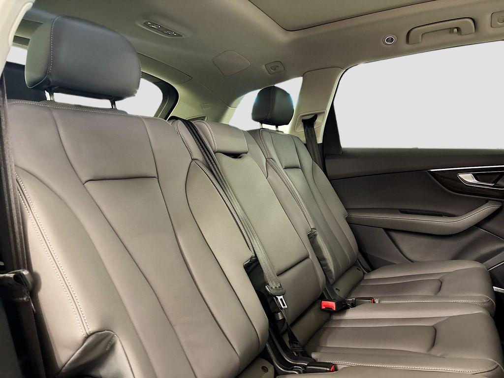 new 2025 Audi Q7 car, priced at $66,920