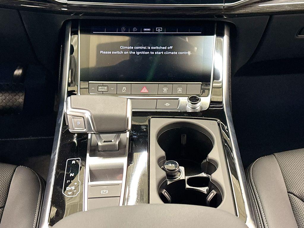 new 2025 Audi Q7 car, priced at $71,790