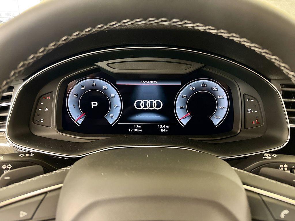 new 2025 Audi Q7 car, priced at $67,670