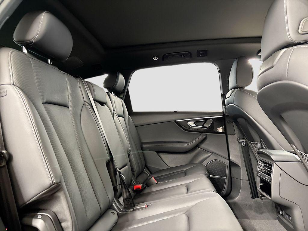 new 2025 Audi Q7 car, priced at $74,700