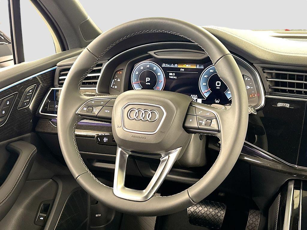 new 2025 Audi Q7 car, priced at $74,700