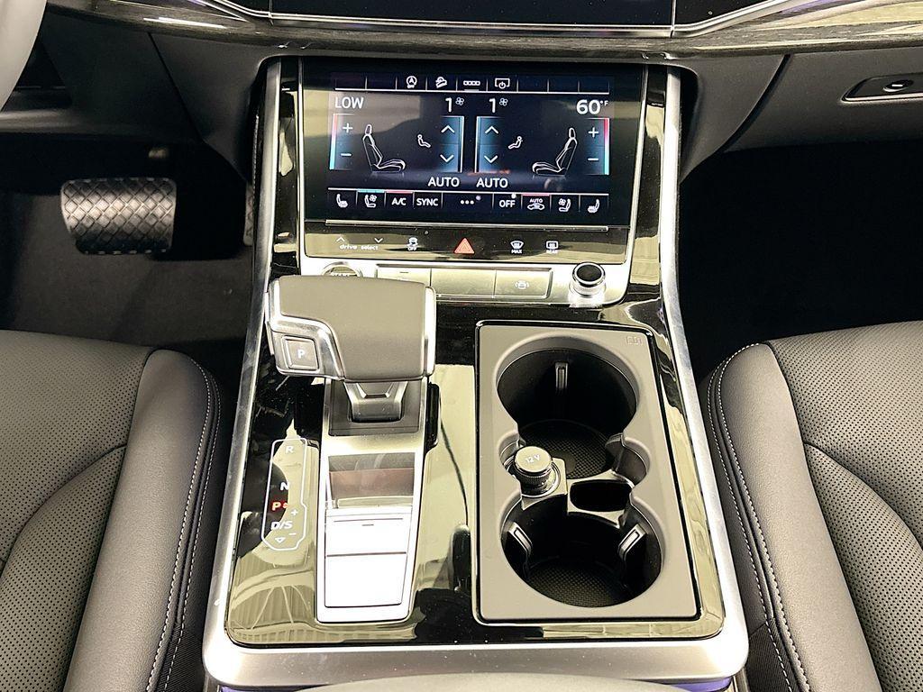 new 2025 Audi Q7 car, priced at $74,700