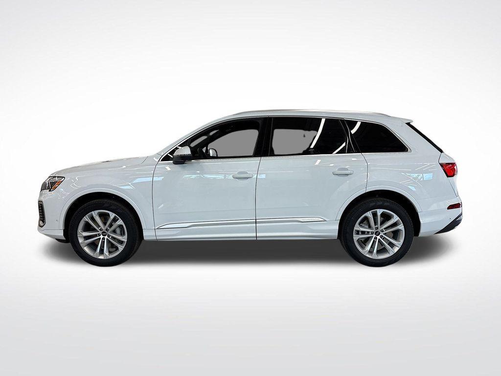 new 2025 Audi Q7 car, priced at $67,390