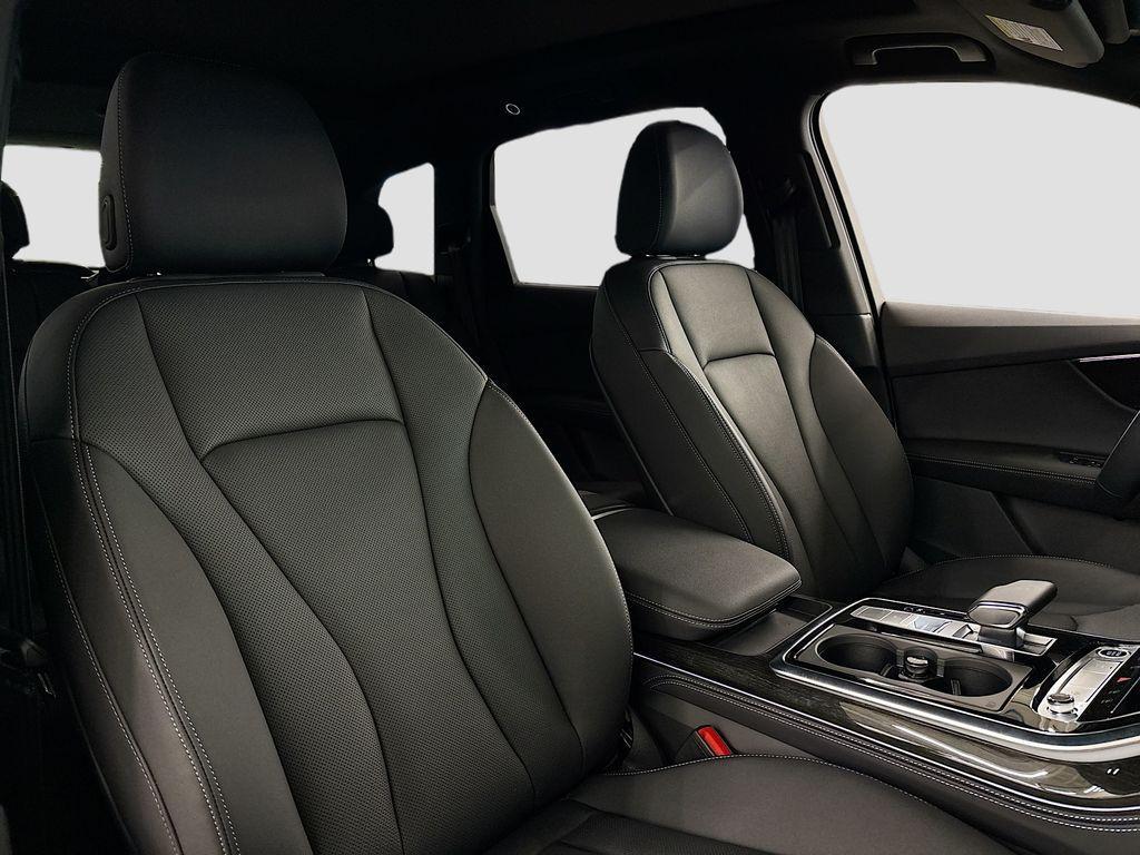 new 2025 Audi Q7 car, priced at $73,960