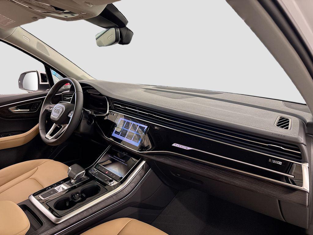 new 2025 Audi Q7 car, priced at $72,220