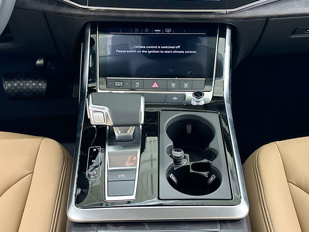 new 2025 Audi Q7 car, priced at $72,220
