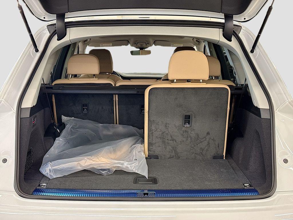 new 2025 Audi Q7 car, priced at $72,220