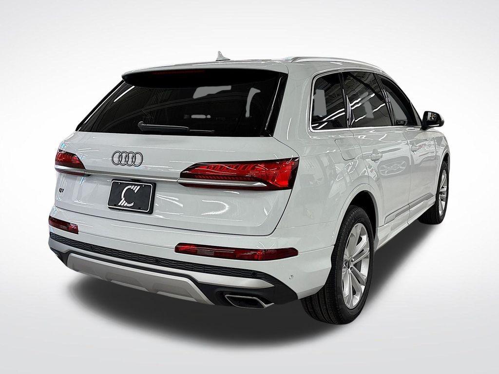 new 2025 Audi Q7 car, priced at $72,220