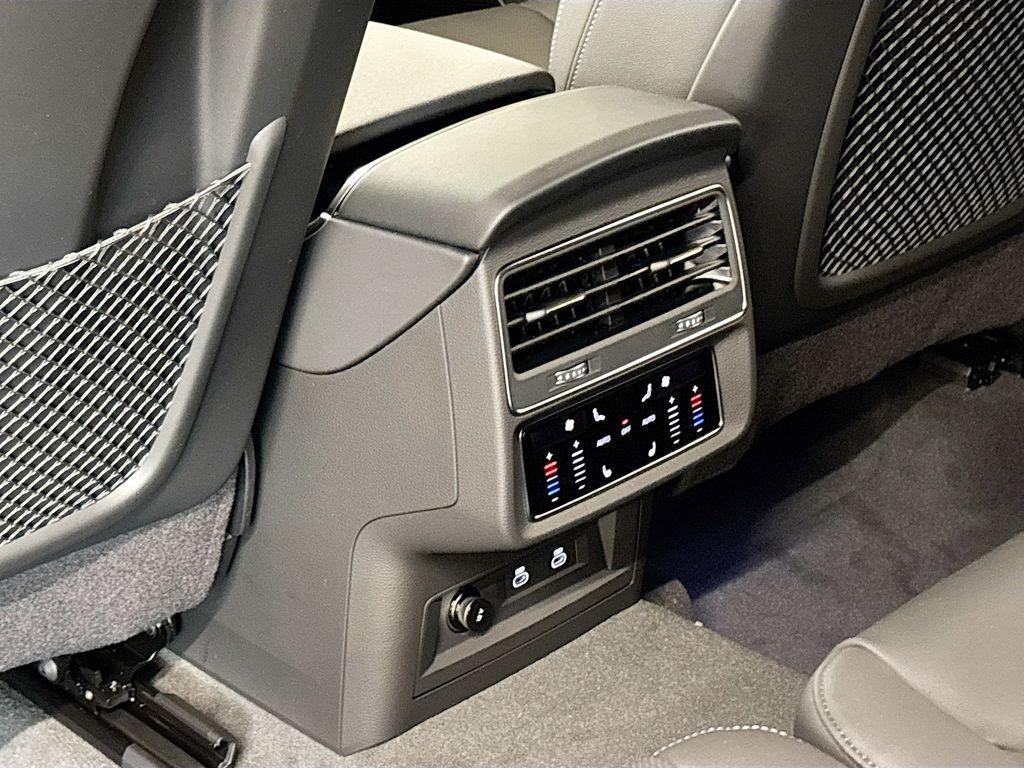 new 2025 Audi Q7 car, priced at $71,705