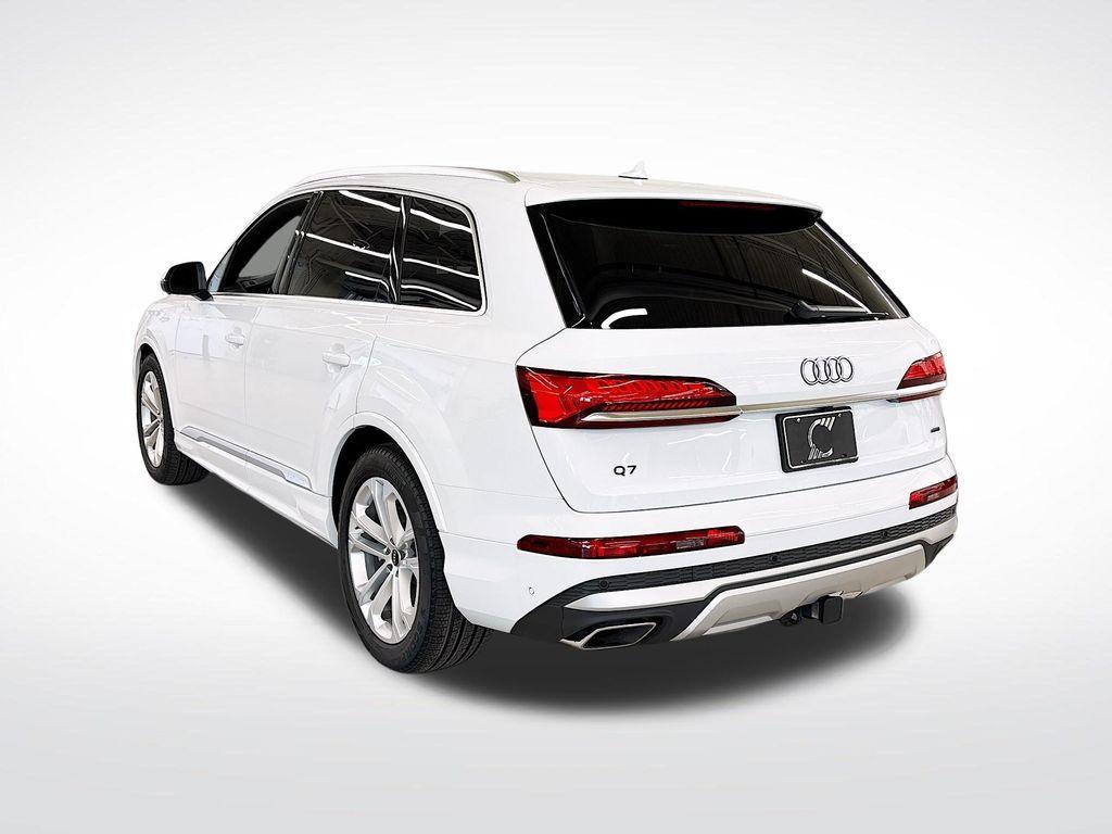 new 2025 Audi Q7 car, priced at $71,705