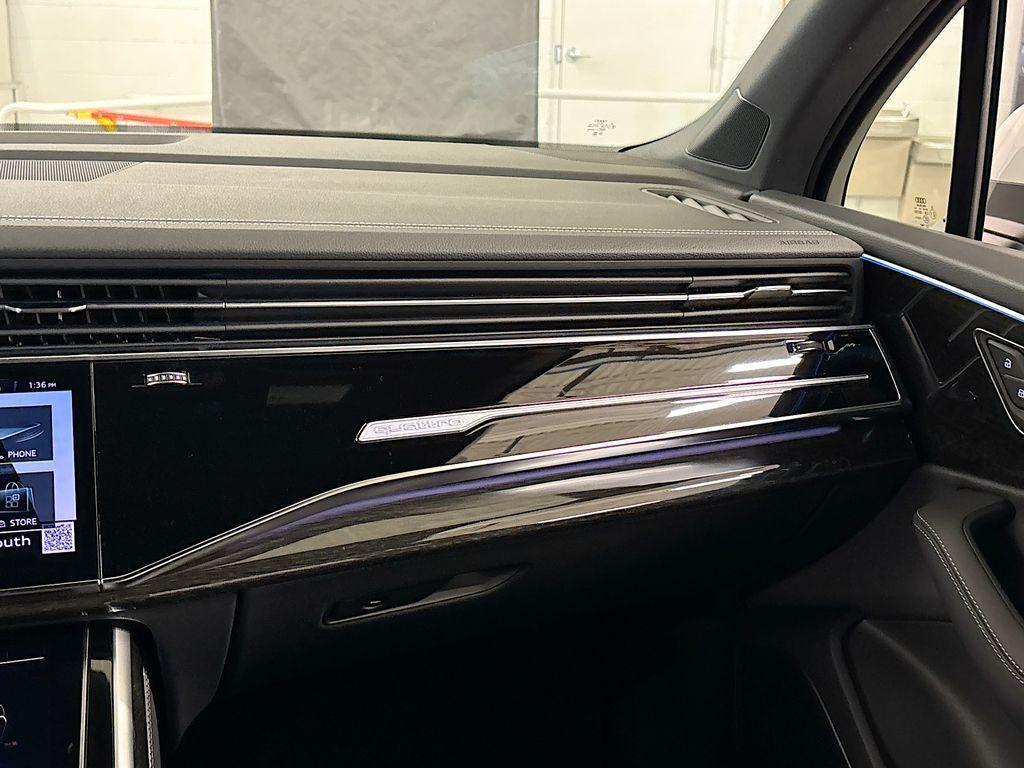 new 2025 Audi Q7 car, priced at $71,705