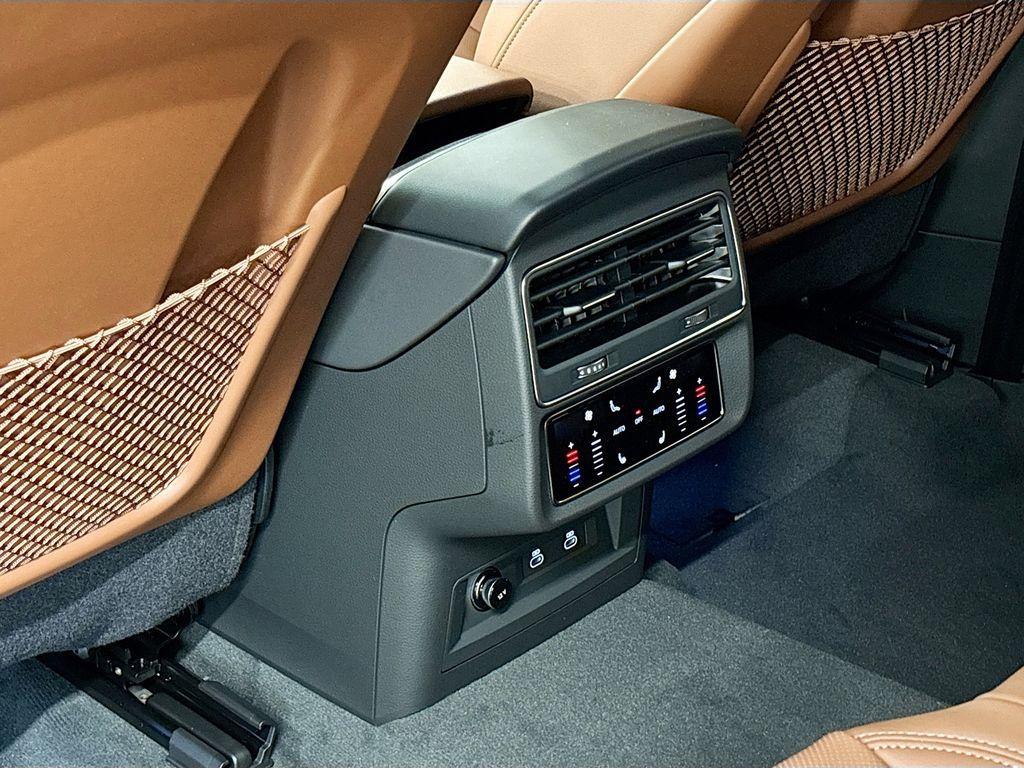 new 2025 Audi Q8 car, priced at $82,555