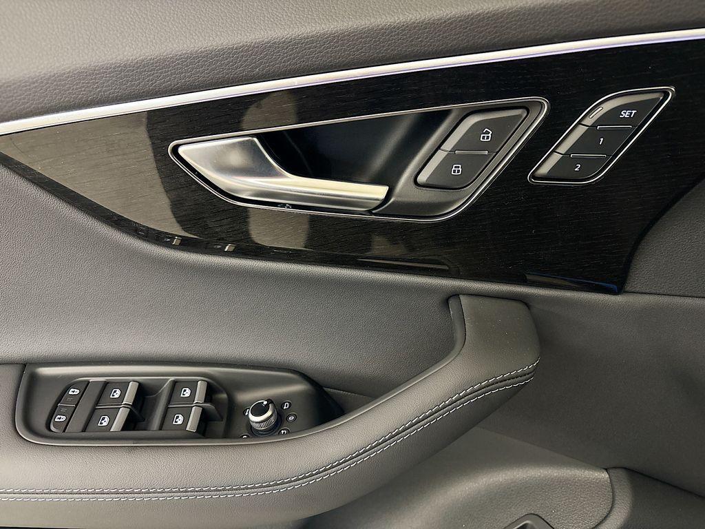 new 2025 Audi Q7 car, priced at $71,705