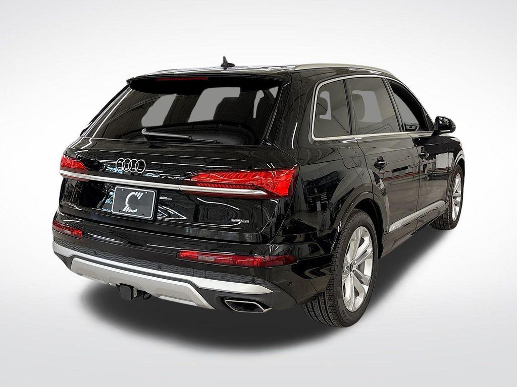 new 2025 Audi Q7 car, priced at $71,705