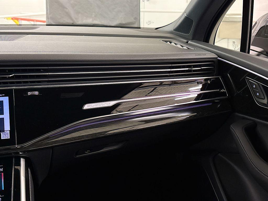 new 2025 Audi Q7 car, priced at $71,705