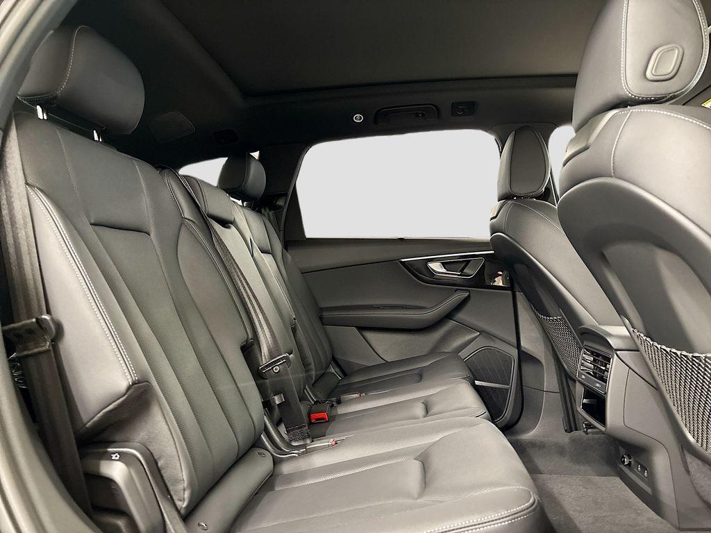 new 2025 Audi Q7 car, priced at $71,705