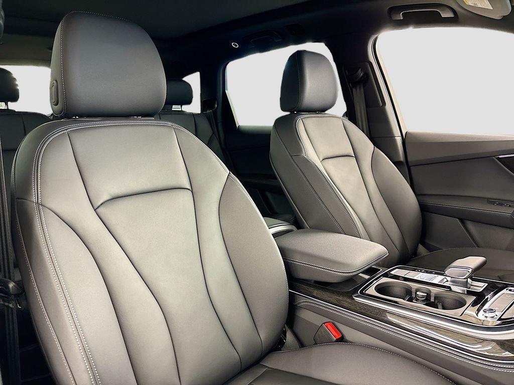 new 2025 Audi Q7 car, priced at $63,800