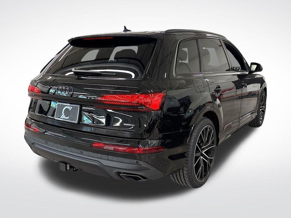 new 2025 Audi Q7 car, priced at $75,305