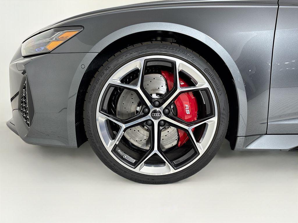 new 2025 Audi RS 6 Avant car, priced at $141,140