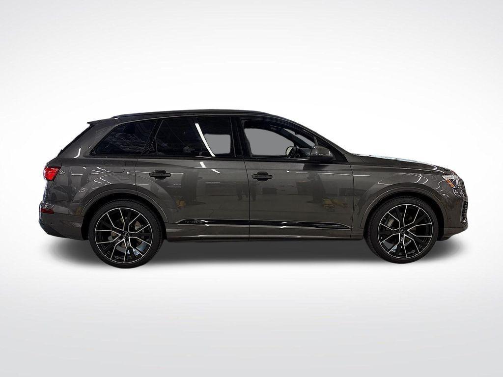 new 2025 Audi Q7 car, priced at $78,200