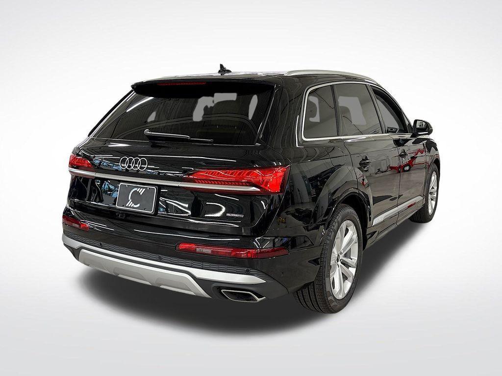 new 2025 Audi Q7 car, priced at $70,955