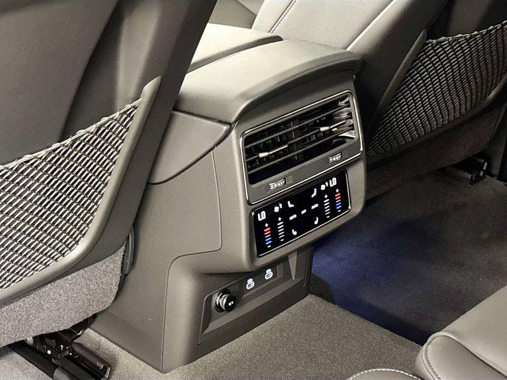 new 2025 Audi Q7 car, priced at $73,805