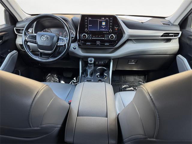 used 2022 Toyota Highlander car, priced at $37,998