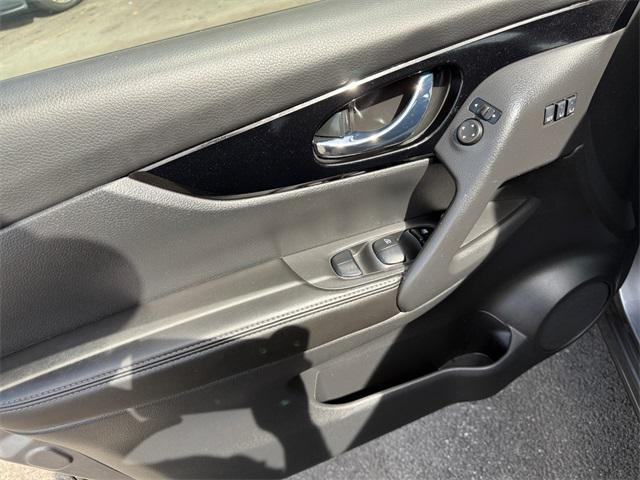 used 2022 Nissan Rogue Sport car, priced at $23,998