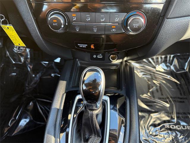 used 2019 Nissan Rogue car, priced at $18,740