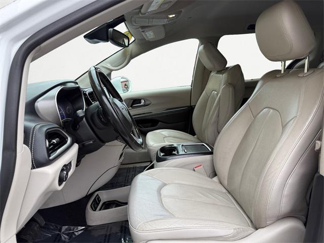used 2021 Chrysler Pacifica Hybrid car, priced at $24,875