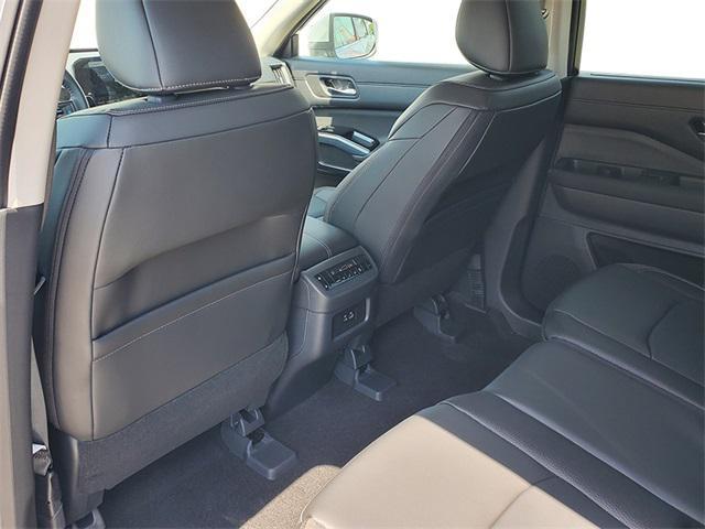 new 2025 Nissan Pathfinder car, priced at $47,620