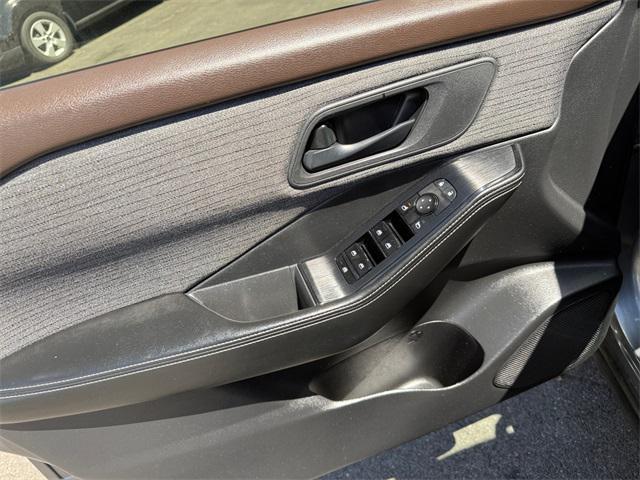 used 2021 Nissan Rogue car, priced at $22,987
