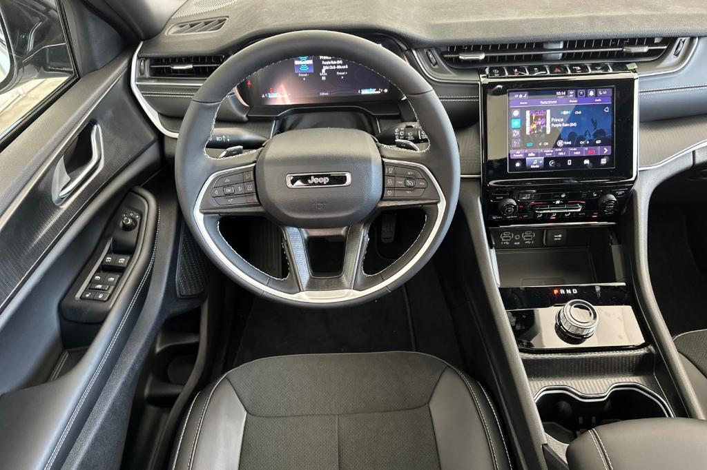 new 2025 Jeep Grand Cherokee L car