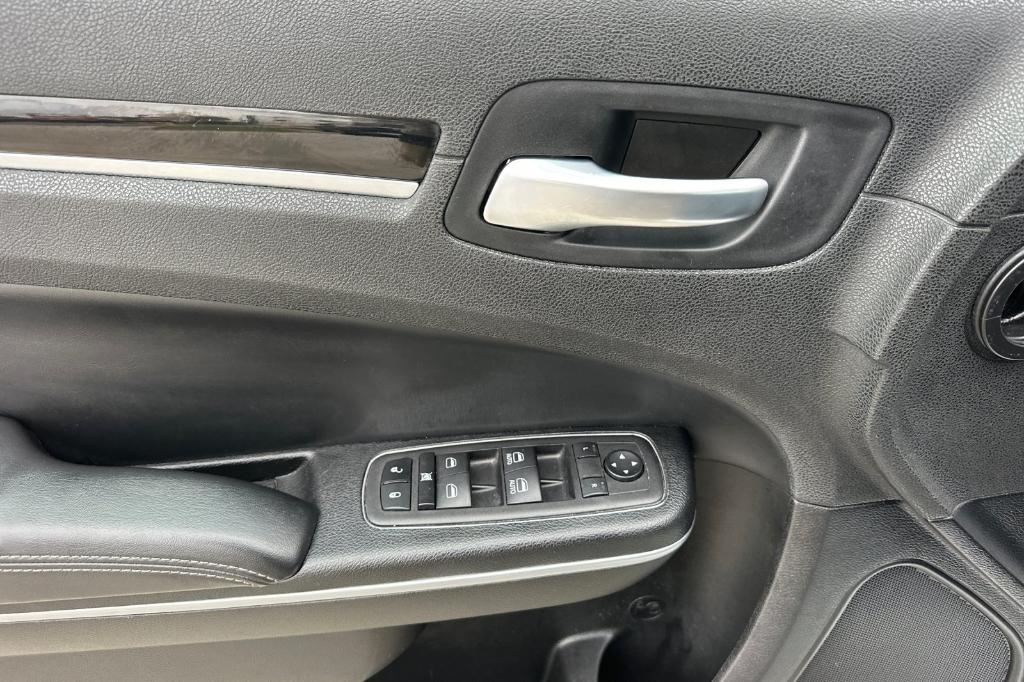 used 2023 Chrysler 300 car, priced at $25,800