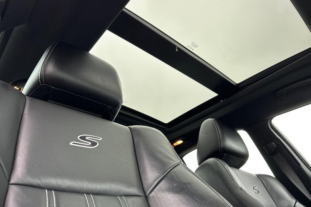 used 2023 Chrysler 300 car, priced at $25,800