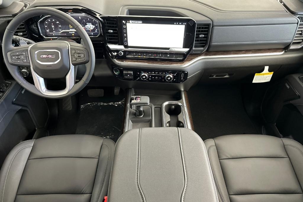 new 2025 GMC Sierra 1500 car, priced at $60,572