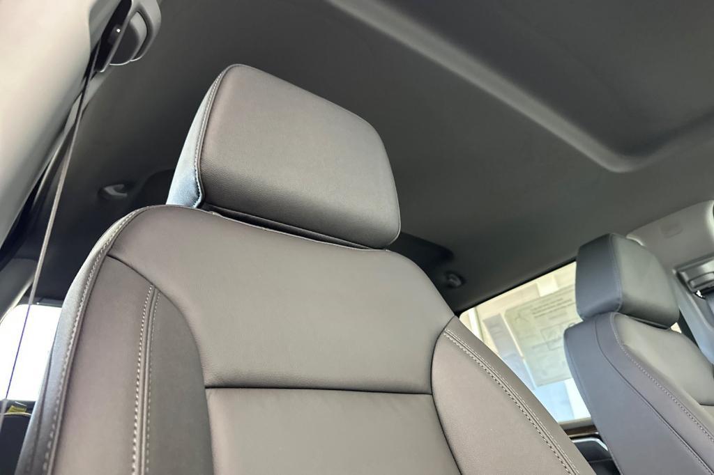 new 2025 GMC Sierra 1500 car, priced at $60,572