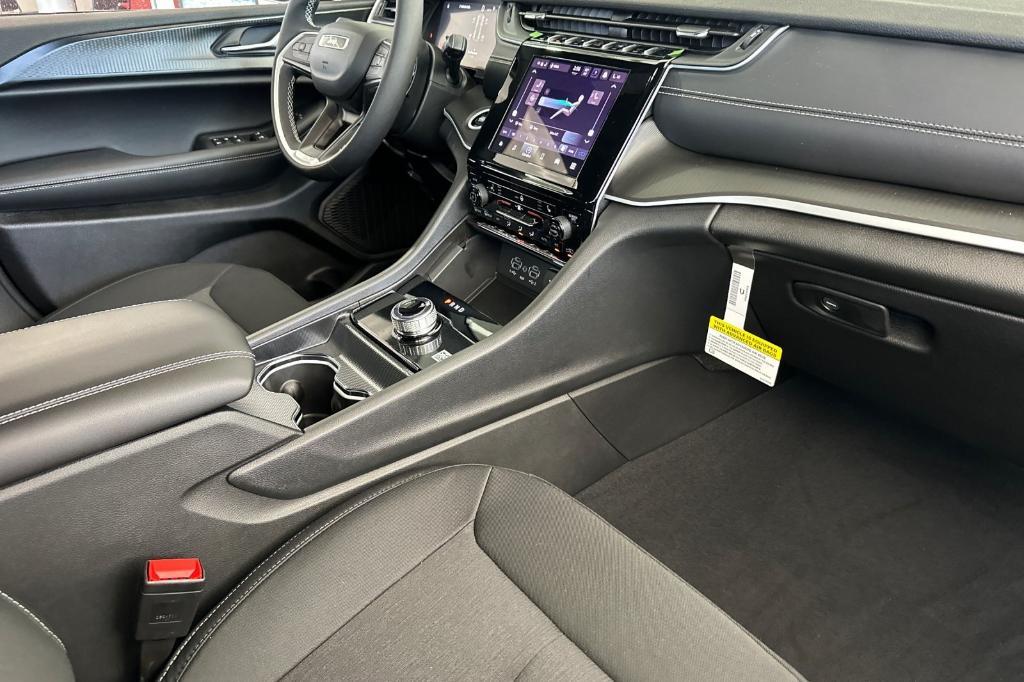 new 2025 Jeep Grand Cherokee car