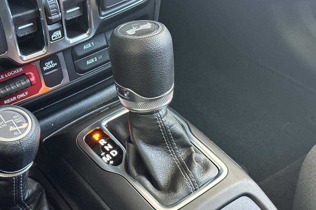new 2025 Jeep Wrangler 4xe car