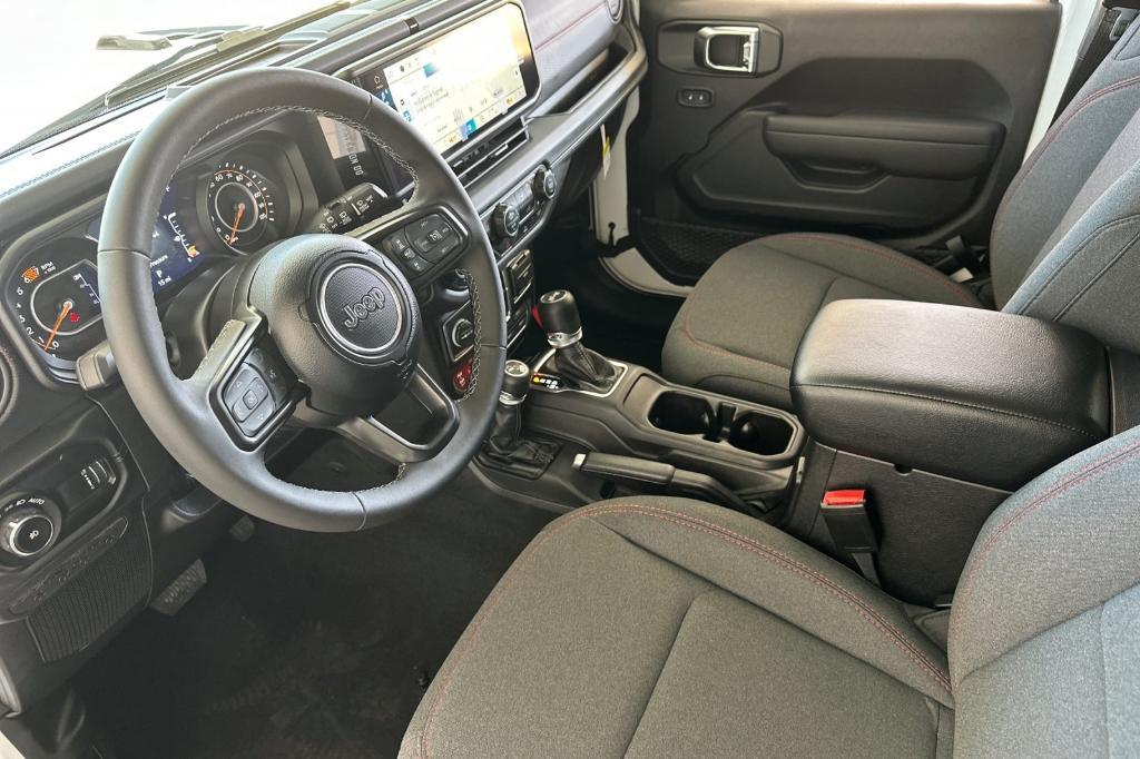 new 2025 Jeep Wrangler car